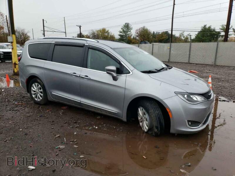 2019 Chrysler PACIFICA (VIN 2C4RC1BG2KR560898) — photo 4 of 13