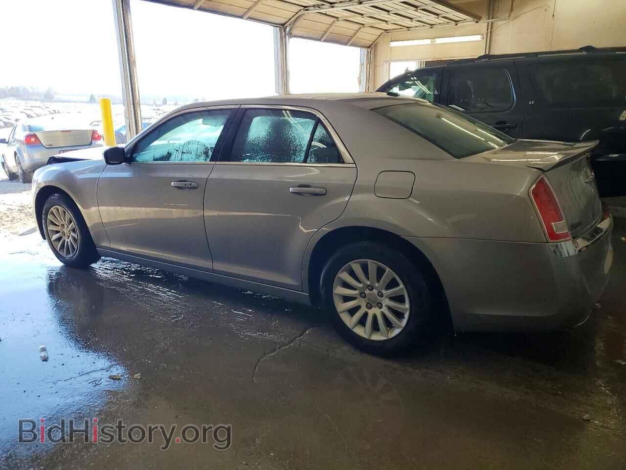 2014 CHRYSLER 300 - VIN: 2C3CCAAG7EH138857 - Фото 2