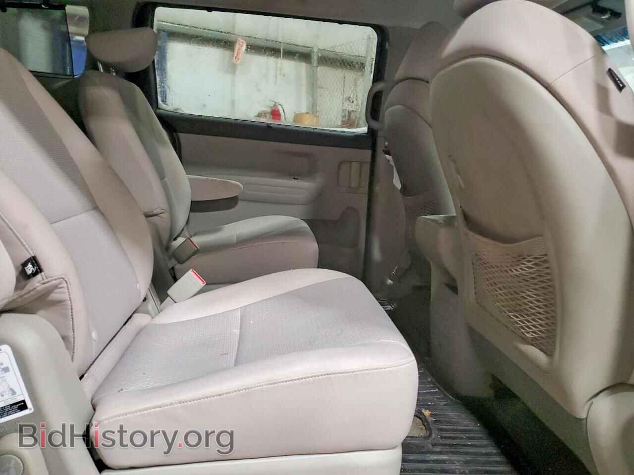 2016 KIA All Models - VIN: KNDMB5C19G6210701 - Photo 11