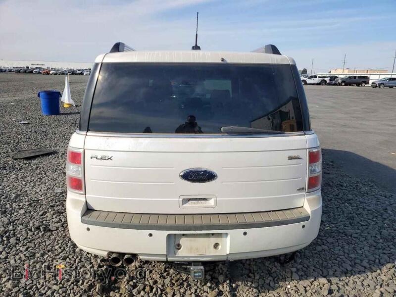 2011 Ford FLEX (VIN 2FMHK6CC1BBD27977) — photo 6 of 15
