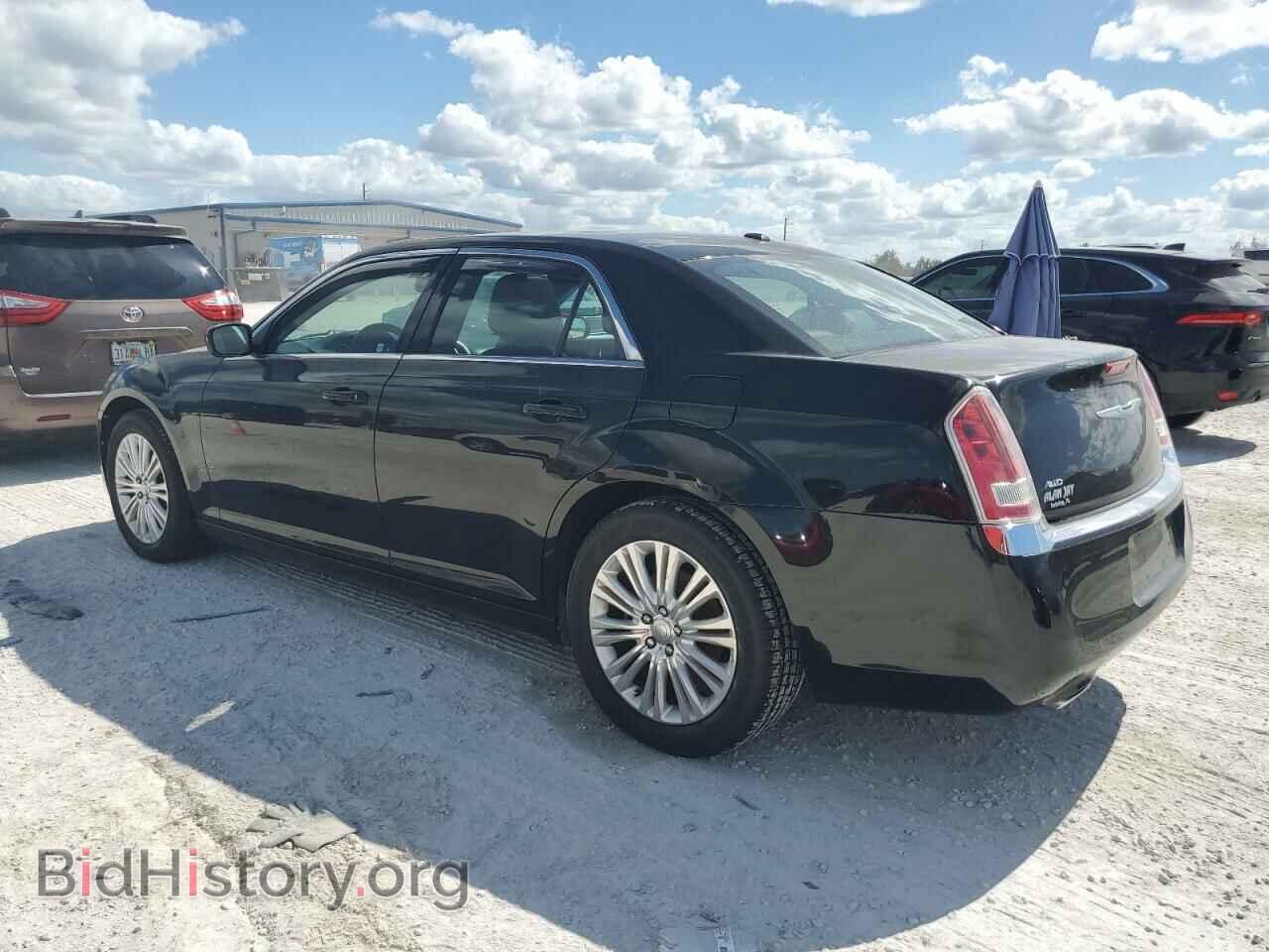 2013 CHRYSLER 300 - VIN: 2C3CCARG9DH590098 - Фото 2