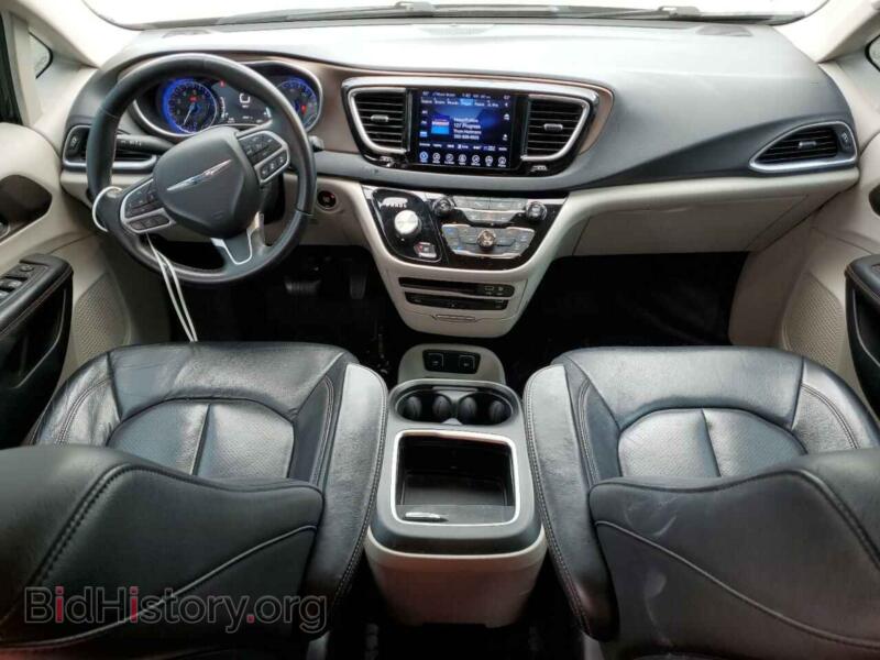 2017 Chrysler PACIFICA (VIN 2C4RC1EG1HR650337) — photo 8 of 13