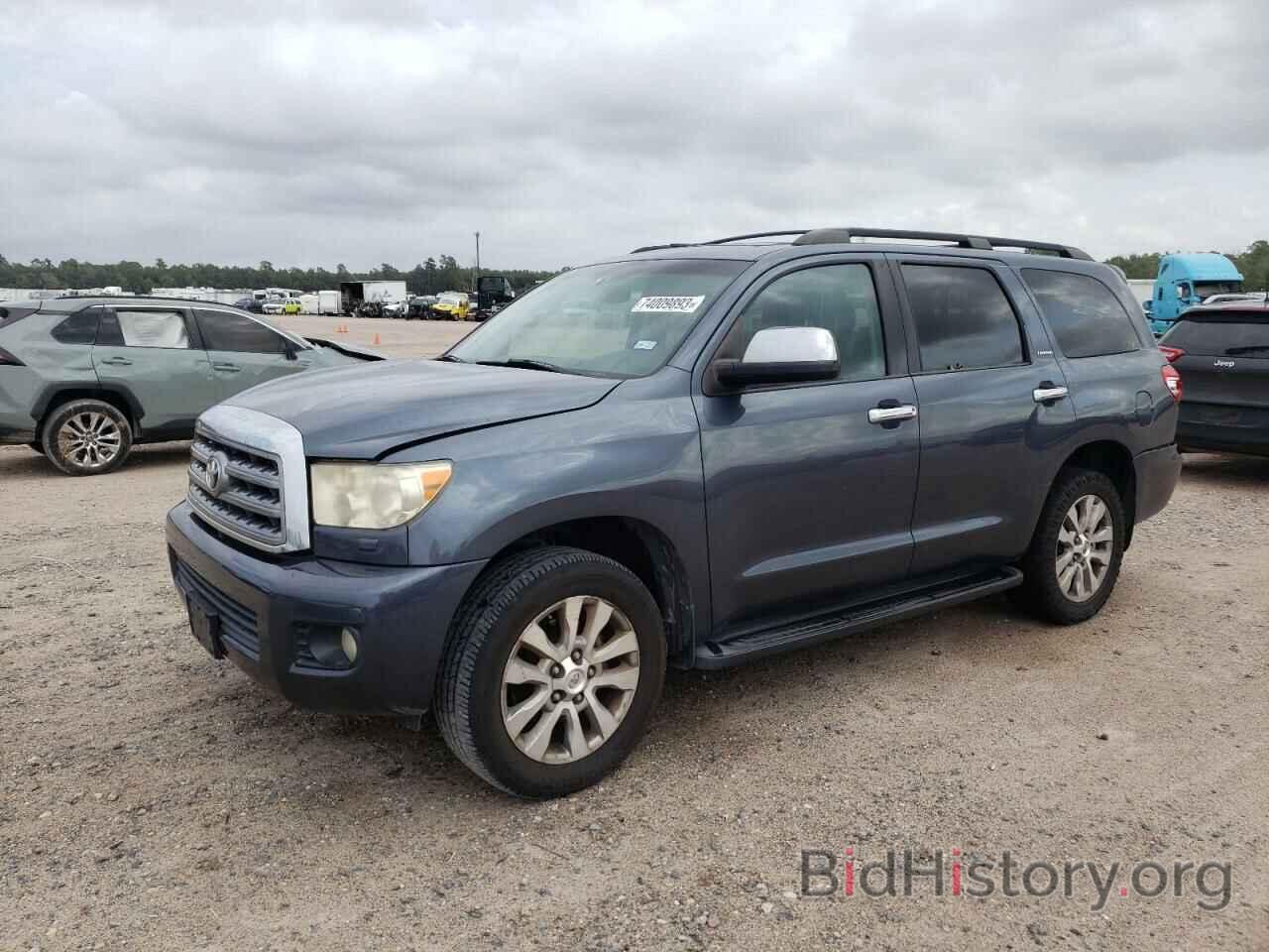Photo 5TDKY5G12AS030256 - TOYOTA SEQUOIA 2010