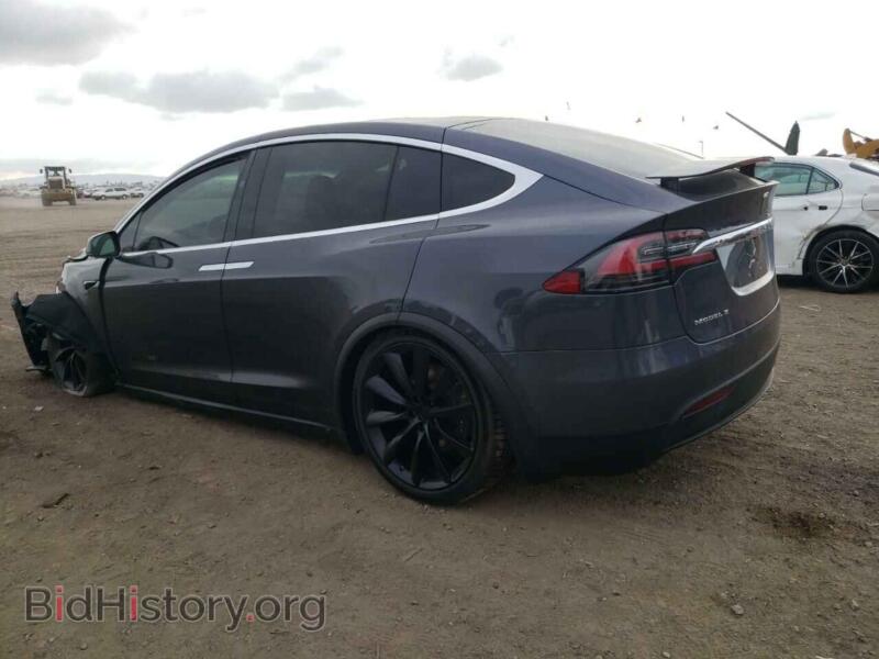 2017 Tesla MODEL X (VIN 5YJXCDE23HF051352) — фото 2 из 13