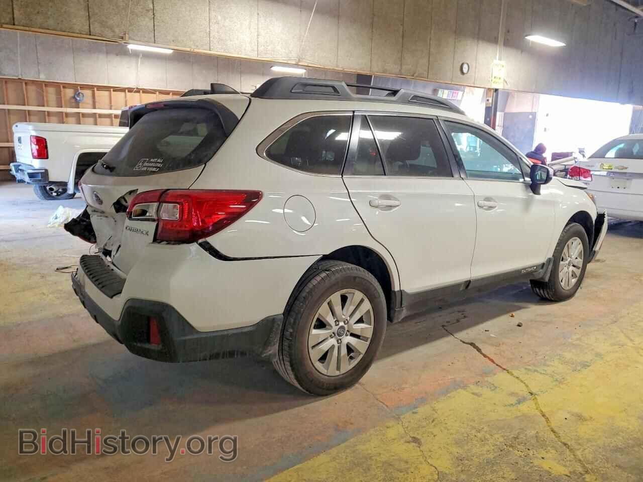 2018 SUBARU OUTBACK - VIN: 4S4BSAFC3J3243646 - Фото 3