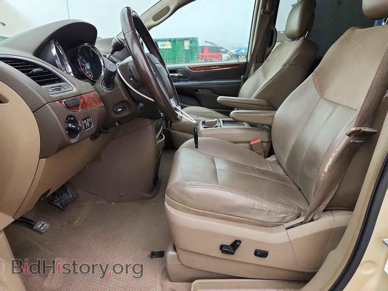 2011 Chrysler MINIVAN (VIN 2A4RR6DG3BR617211) — photo 7 of 13