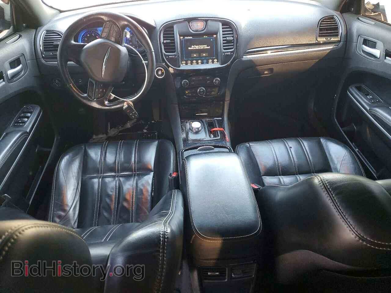 2019 CHRYSLER 300 - VIN: 2C3CCABT4KH704870 - Фото 8