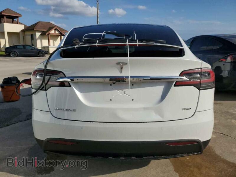 2017 Tesla MODEL X (VIN 5YJXCBE23HF063876) — photo 6 of 14