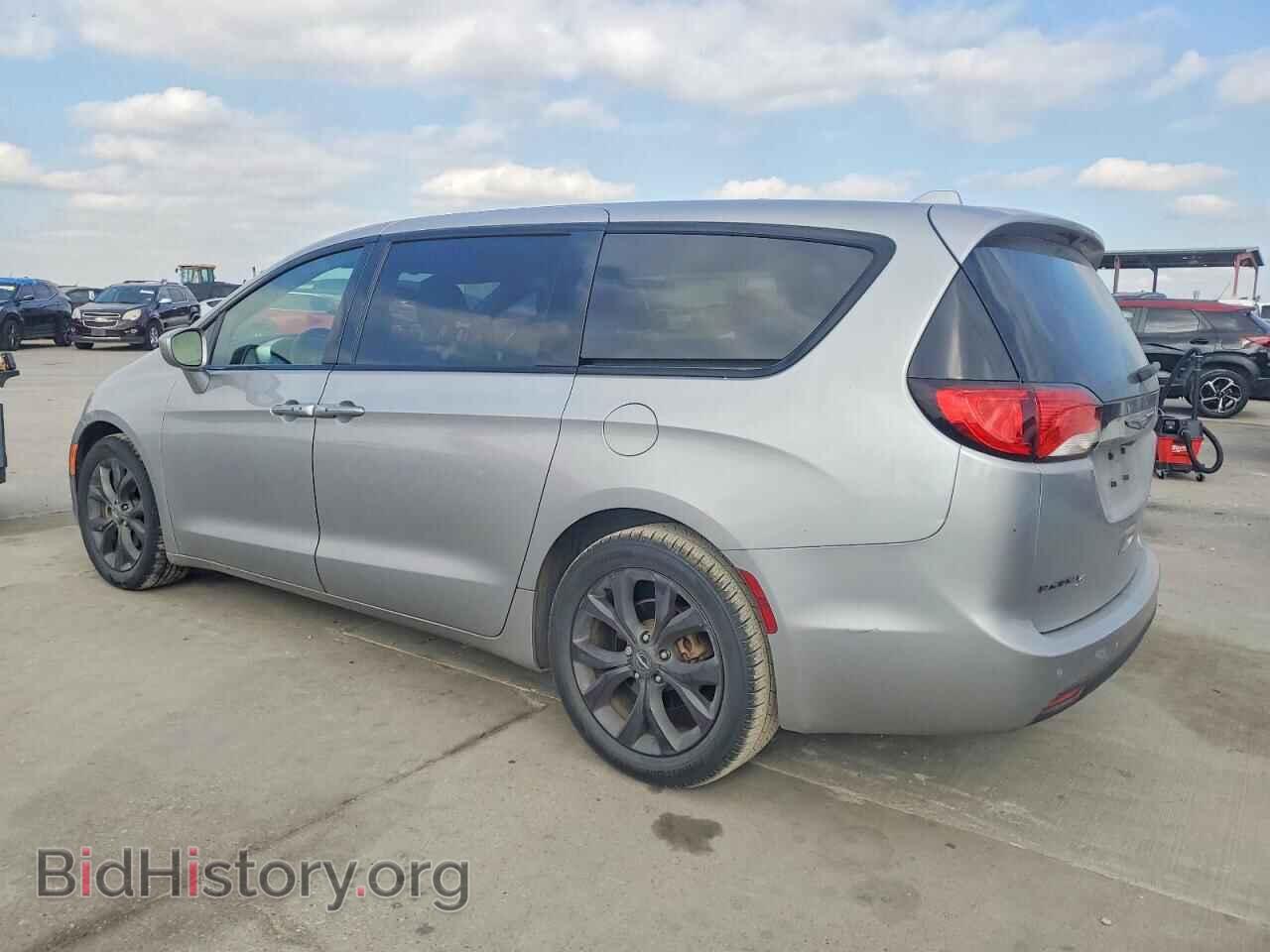 2018 CHRYSLER PACIFICA - VIN: 2C4RC1FG0JR357825 - Фото 2