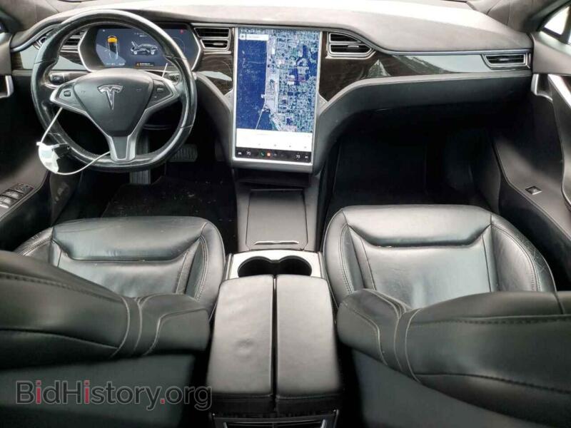 2016 Tesla MODEL S (VIN 5YJSA1E27GF160832) — фото 8 из 12