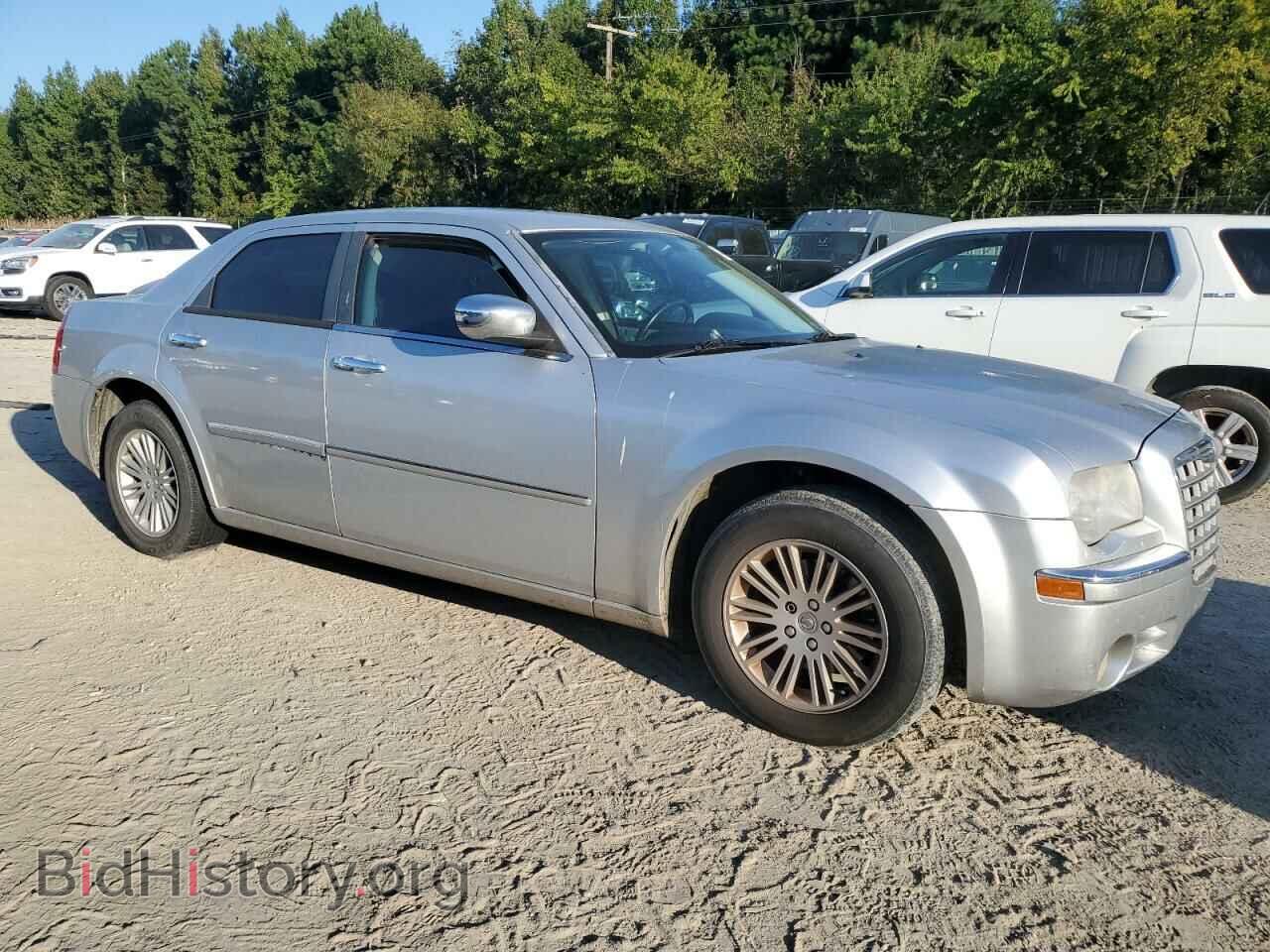 2010 CHRYSLER 300 - VIN: 2C3CA5CV1AH225706 - Фото 4