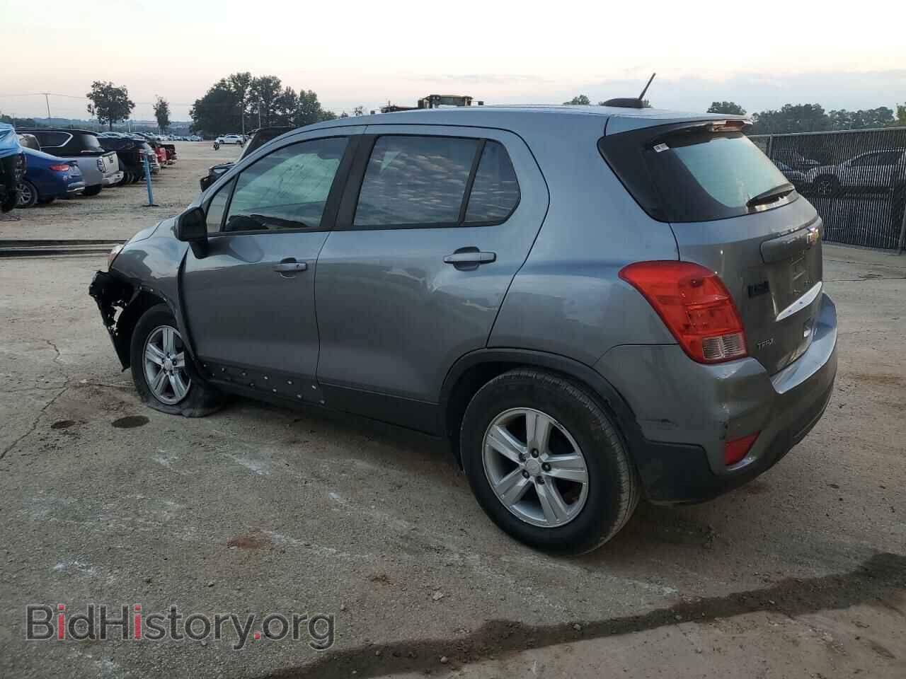 2020 CHEVROLET TRAX - VIN: 3GNCJKSB0LL168210 - Фото 2