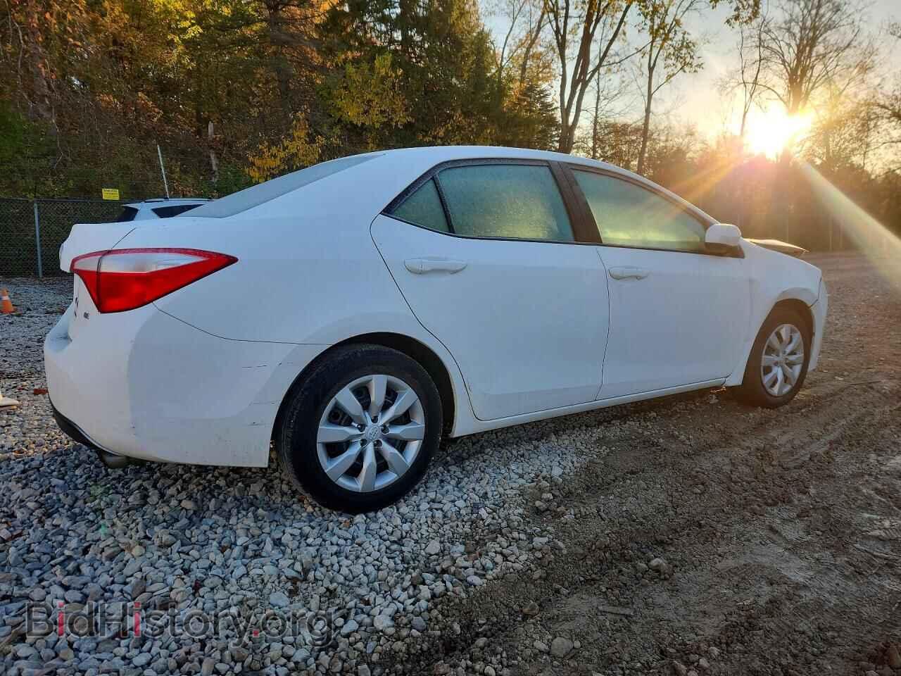 2015 Toyota COROLLA (VIN 2T1BURHEXFC453848) — фото 3 из 12