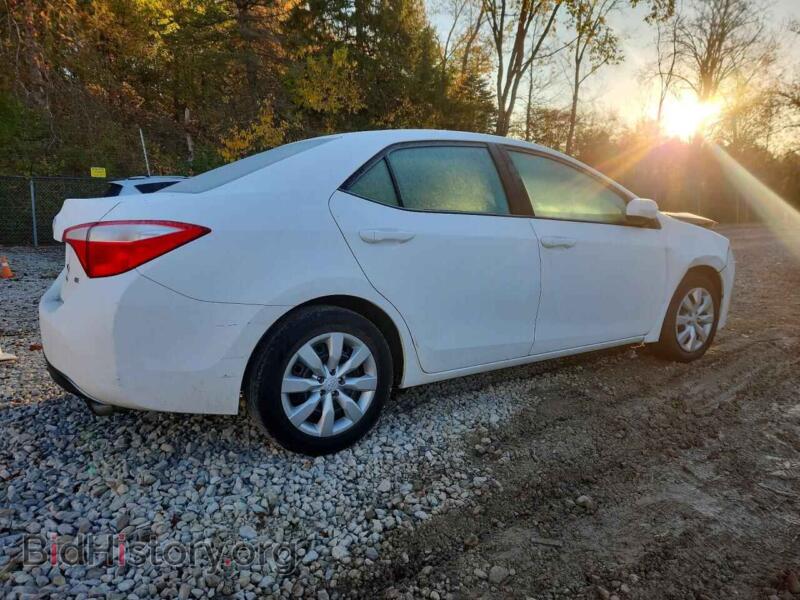 2015 Toyota COROLLA (VIN 2T1BURHEXFC453848) — фото 3 из 12