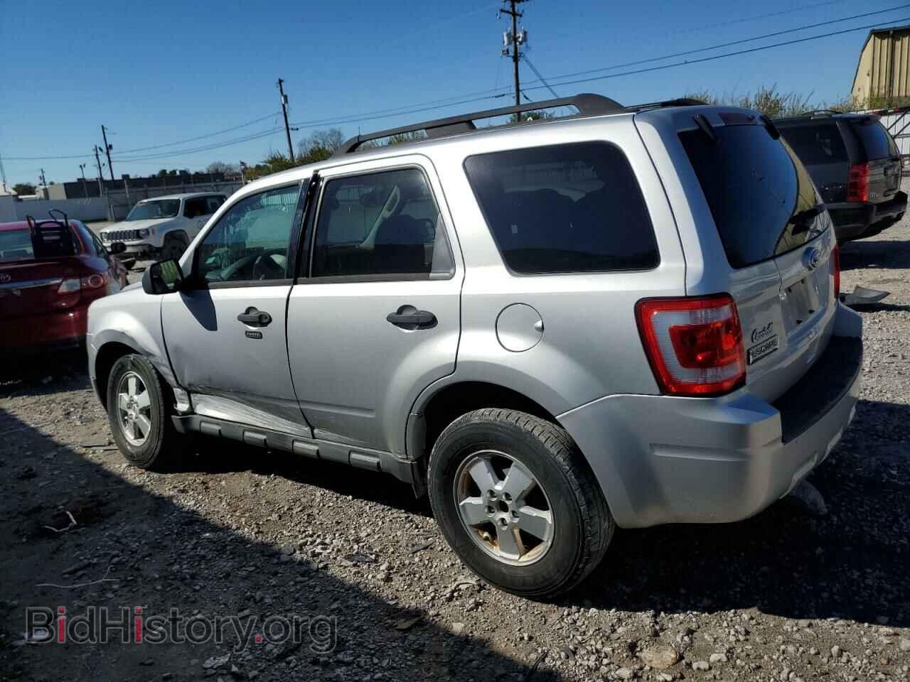 2011 FORD ESCAPE - VIN: 1FMCU0D78BKC19283 - Photo 2