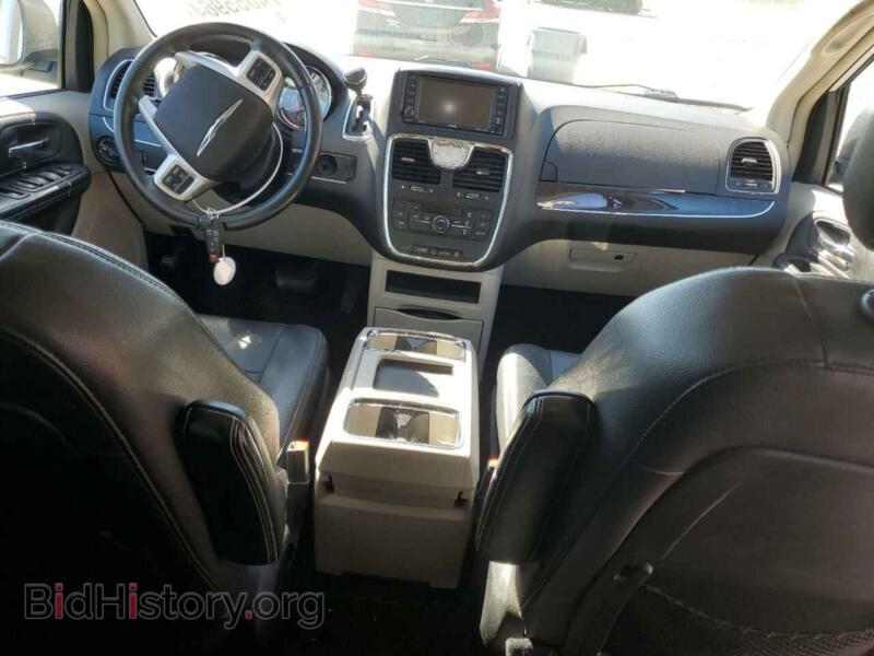 2016 Chrysler MINIVAN (VIN 2C4RC1BG9GR165401) — photo 8 of 13