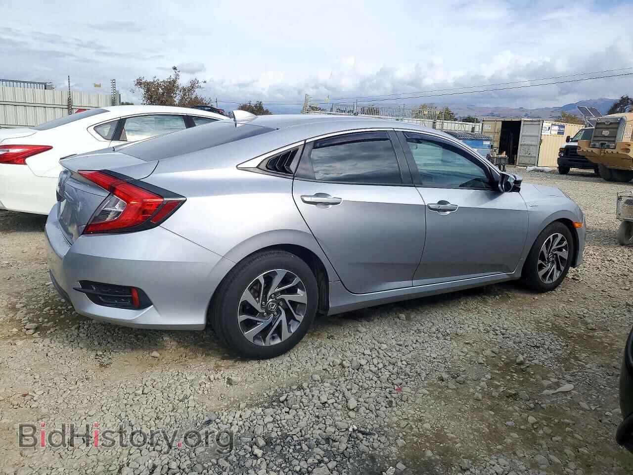 2017 Honda CIVIC (VIN 19XFC2F70HE216838) — photo 3 of 12