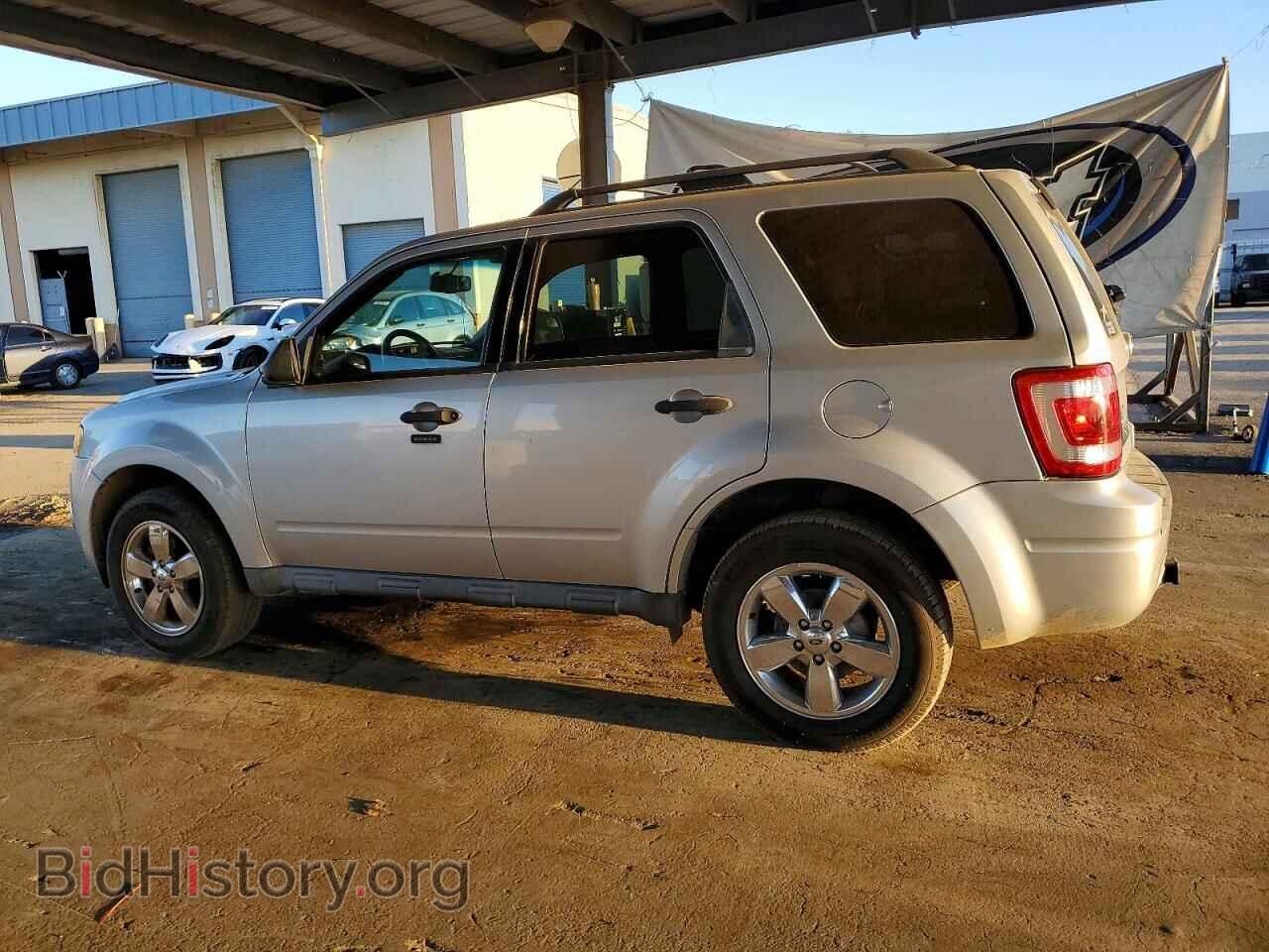 2011 FORD ESCAPE - VIN: 1FMCU0D71BKC38015 - Фото 2