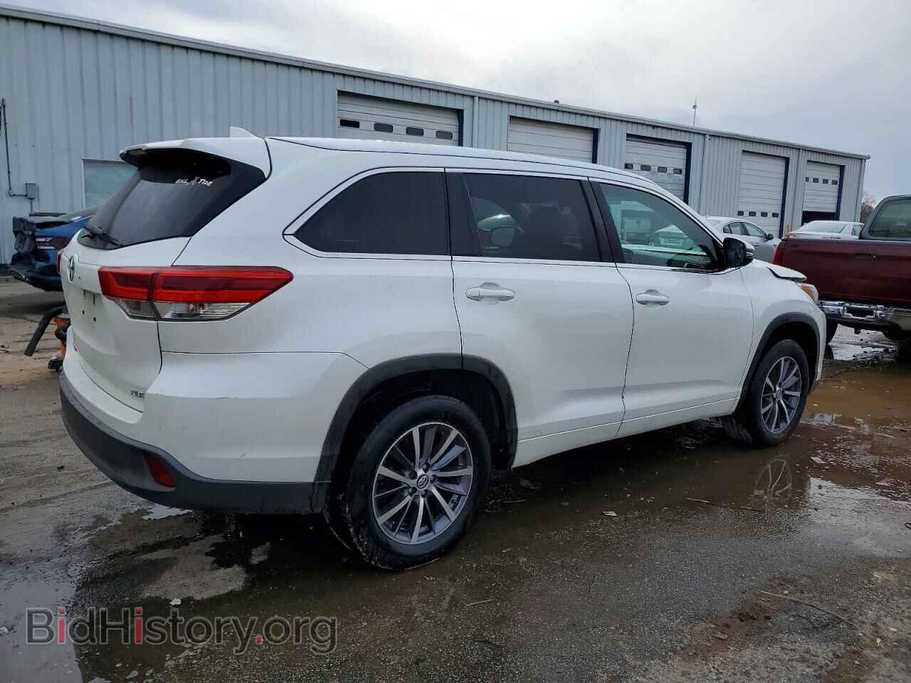 2018 TOYOTA HIGHLANDER - VIN: 5TDKZRFH2JS526984 - Фото 3