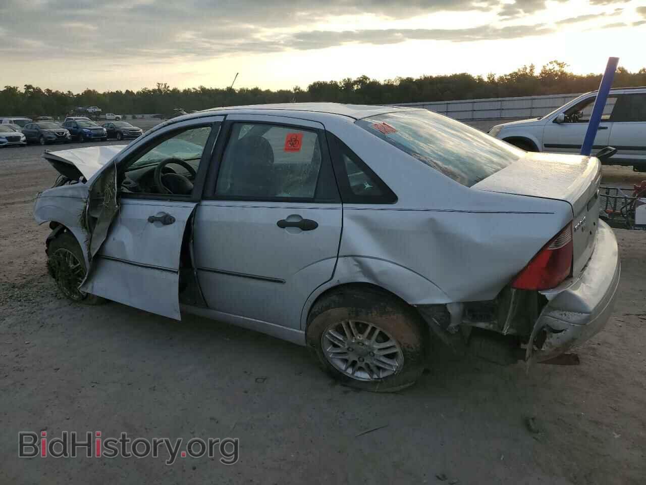 2007 FORD FOCUS - VIN: 1FAHP34N27W146032 - Фото 2