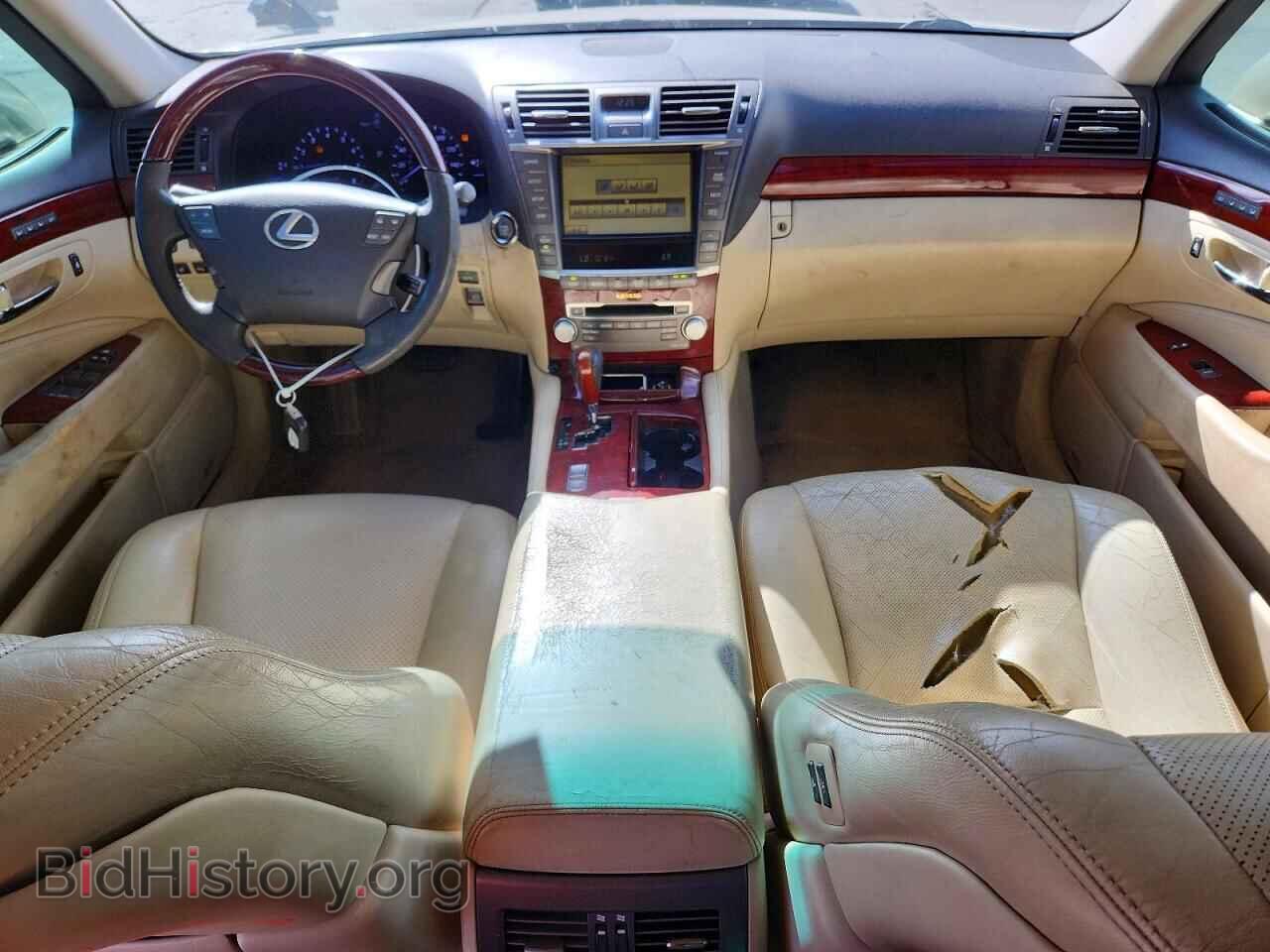 2011 Lexus LS460 (VIN JTHBL5EF4B5102576) — photo 8 of 12