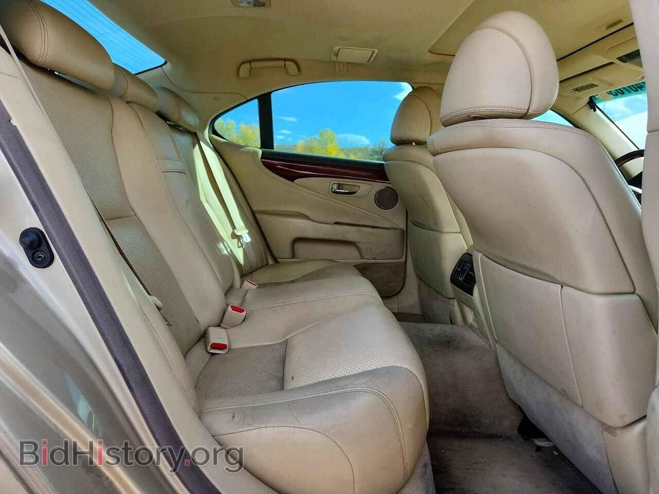 2011 Lexus LS460 (VIN JTHBL5EF4B5102576) — photo 10 of 12