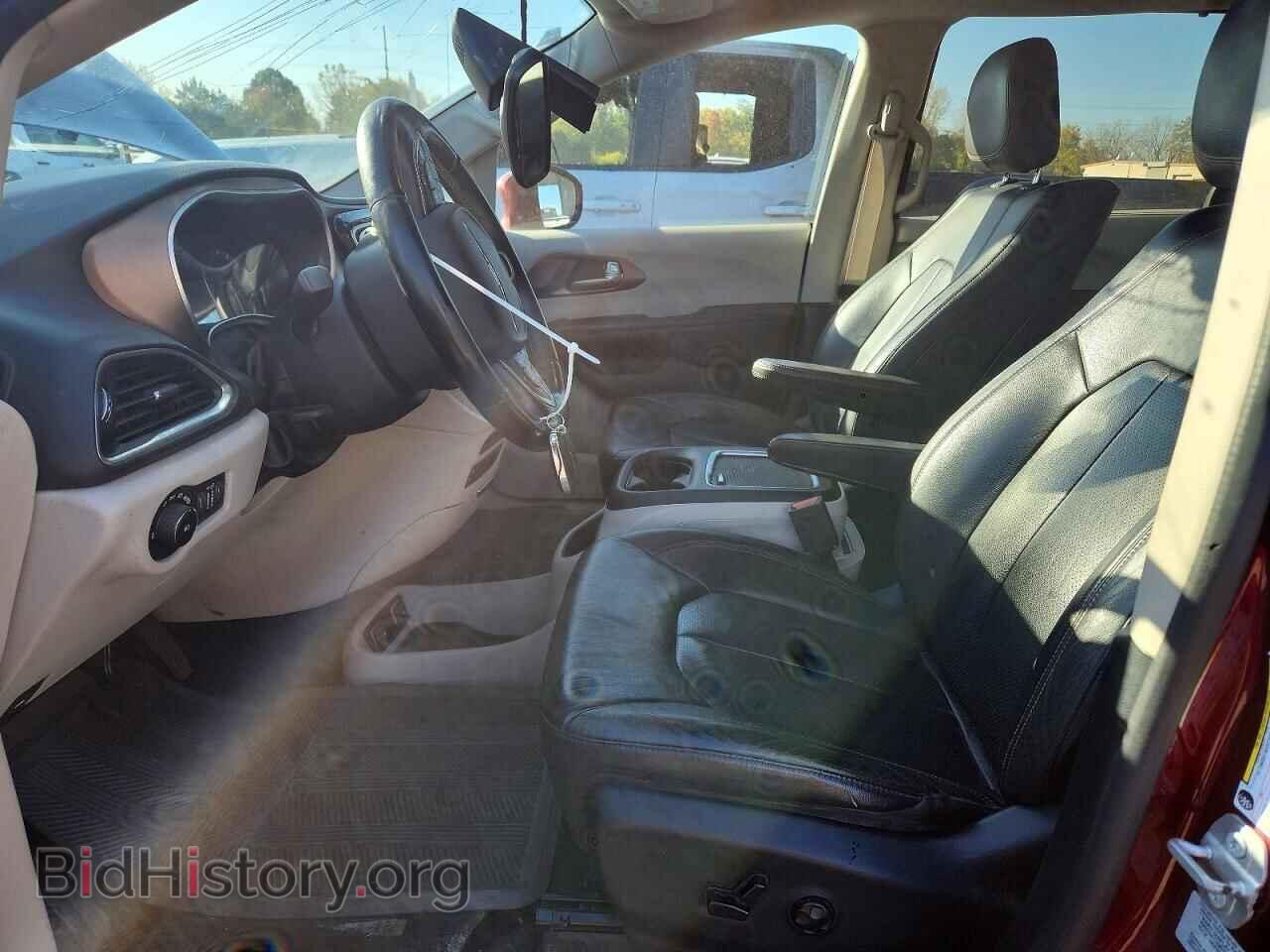 2017 Chrysler PACIFICA (VIN 2C4RC1EG6HR510901) — photo 7 of 13