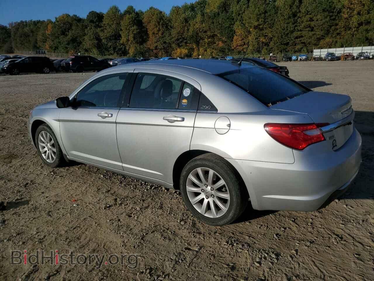 2012 CHRYSLER 200 - VIN: 1C3CCBBG2CN241905 - Фото 2