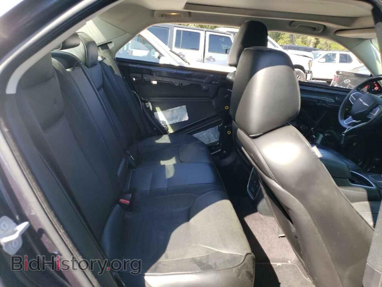 2017 CHRYSLER 300 - VIN: 2C3CCAET2HH628750 - Фото 10