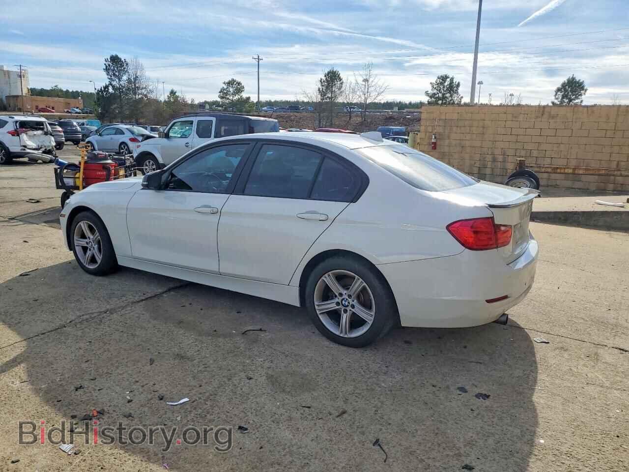 2015 BMW 3 SERIES - VIN: WBA3B1C57FP831707 - Фото 2