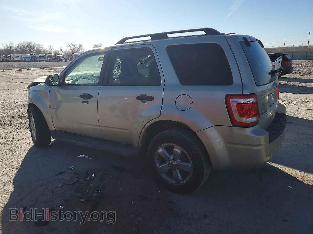 2010 FORD ESCAPE - VIN: 1FMCU9D73AKD45831 - Photo 2