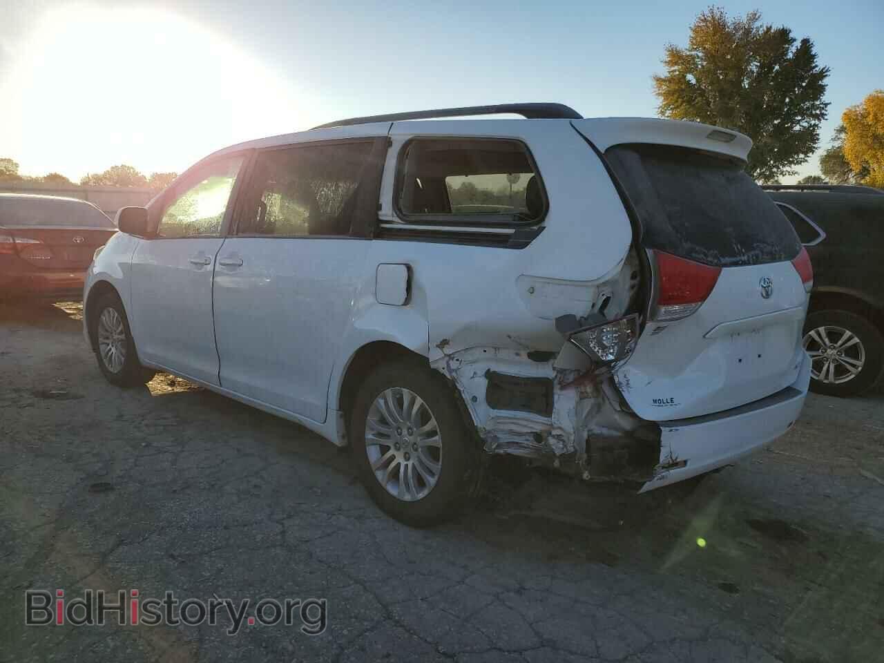 2011 TOYOTA All Models - VIN: 5TDYK3DC6BS065308 - Фото 2