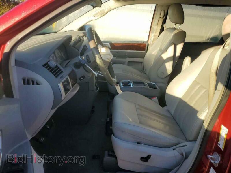 2010 Chrysler MINIVAN (VIN 2A4RR5D11AR114006) — photo 7 of 13