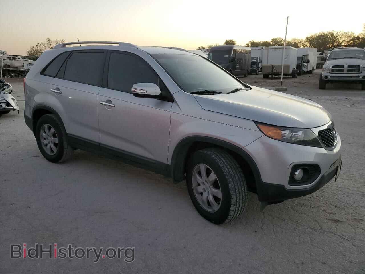 2011 KIA SORENTO - VIN: 5XYKT3A14BG019737 - Фото 4