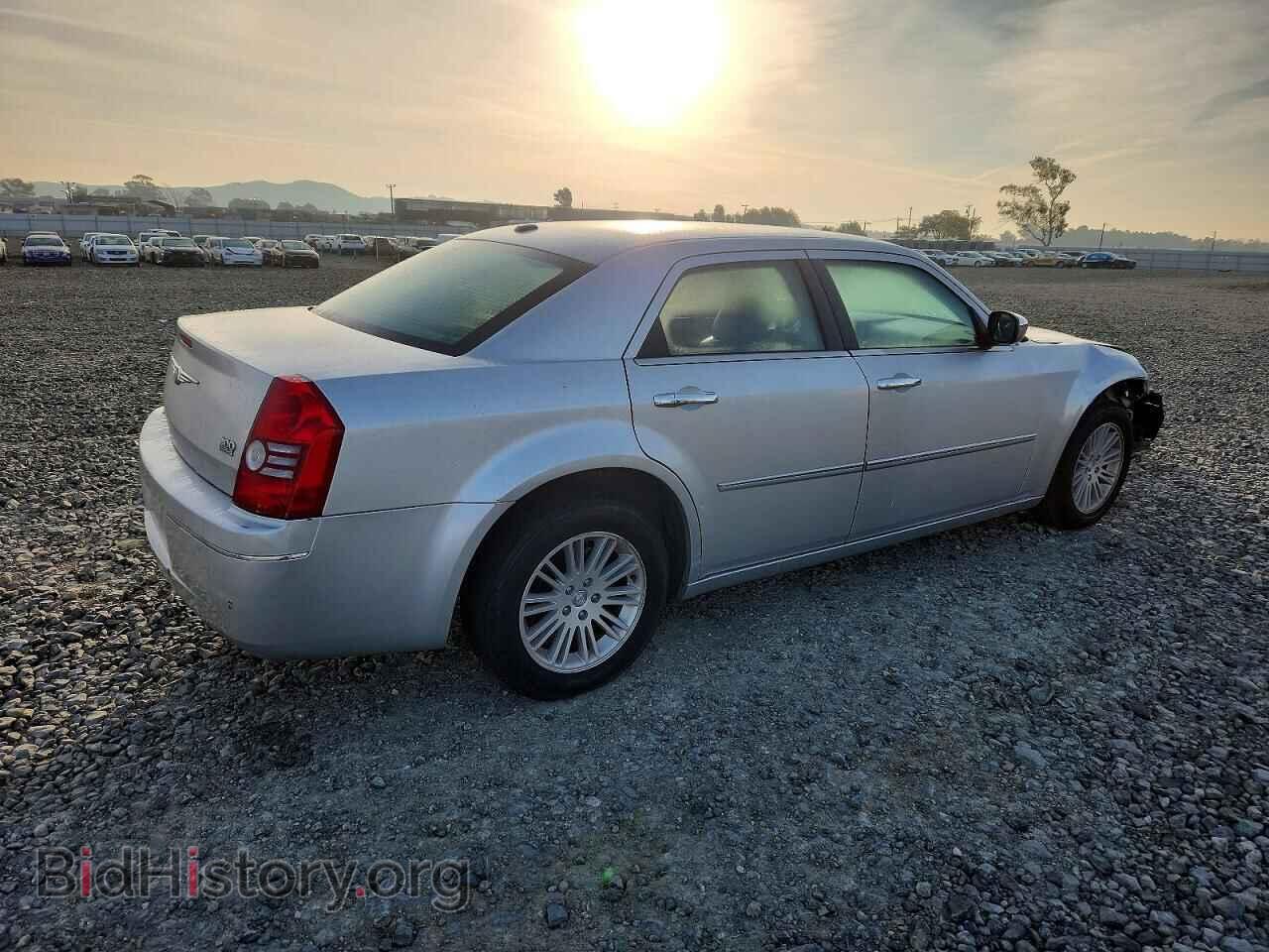 2010 CHRYSLER 300 - VIN: 2C3CA5CV2AH250016 - Фото 3