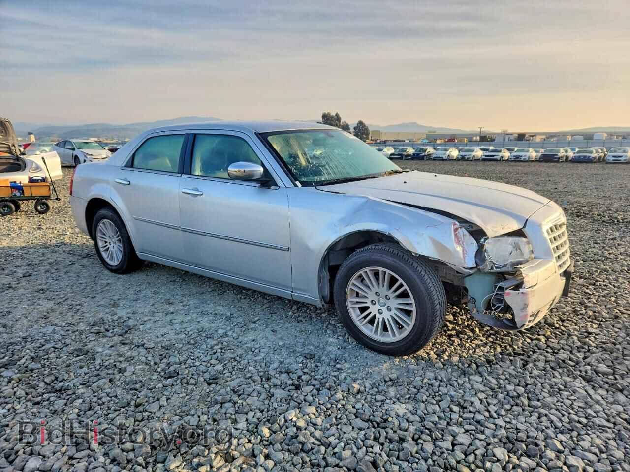 2010 CHRYSLER 300 - VIN: 2C3CA5CV2AH250016 - Фото 4