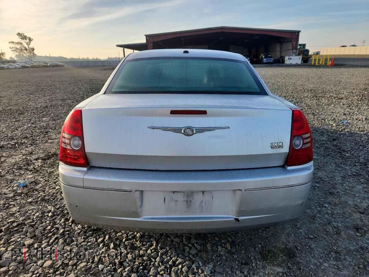 2010 CHRYSLER 300 - VIN: 2C3CA5CV2AH250016 - Фото 6