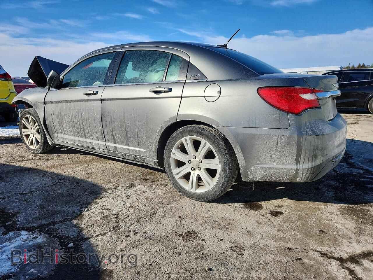 2013 CHRYSLER 200 - VIN: 1C3CCBAB2DN761867 - Фото 2