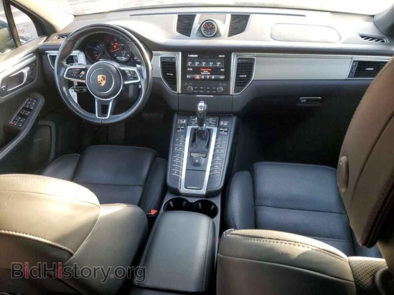 2017 Porsche MACAN (VIN WP1AG2A56HLB56753) — photo 8 of 14