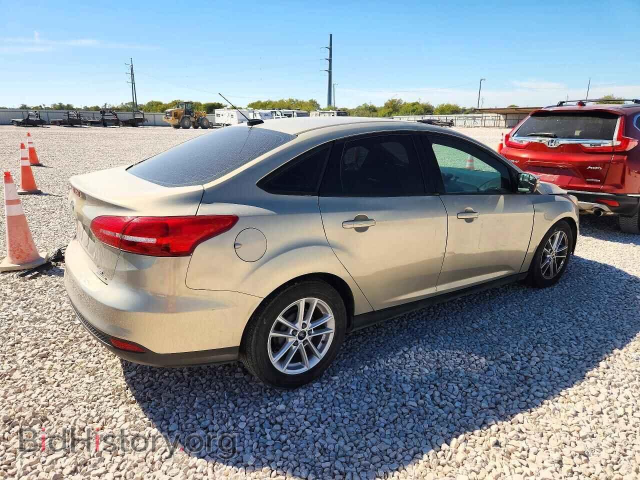 2016 Ford FOCUS (VIN 1FADP3F28GL257963) — photo 3 of 13