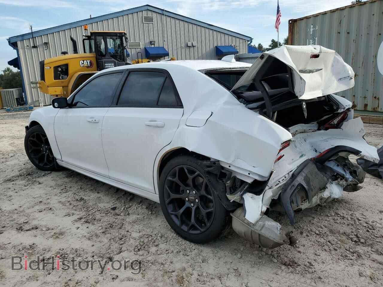 2019 CHRYSLER 300 - VIN: 2C3CCABT9KH704895 - Фото 2