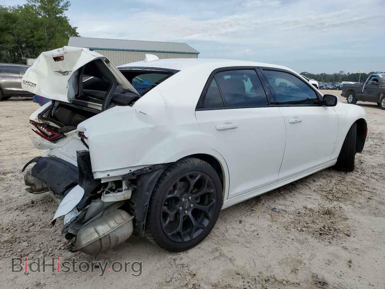 2019 CHRYSLER 300 - VIN: 2C3CCABT9KH704895 - Фото 3