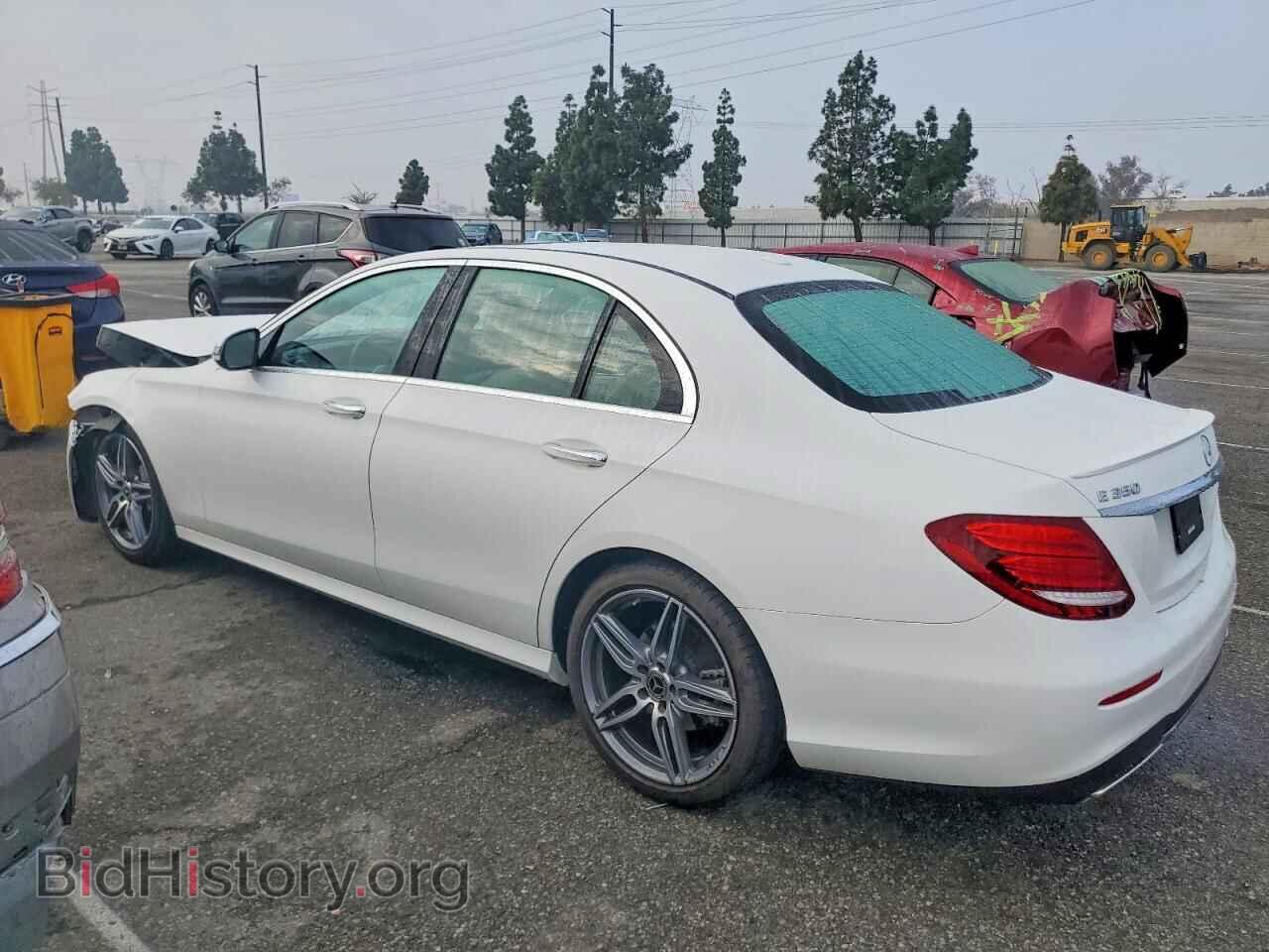 2020 MERCEDES-BENZ E-CLASS - VIN: W1KZF8DBXLA815732 - Фото 2
