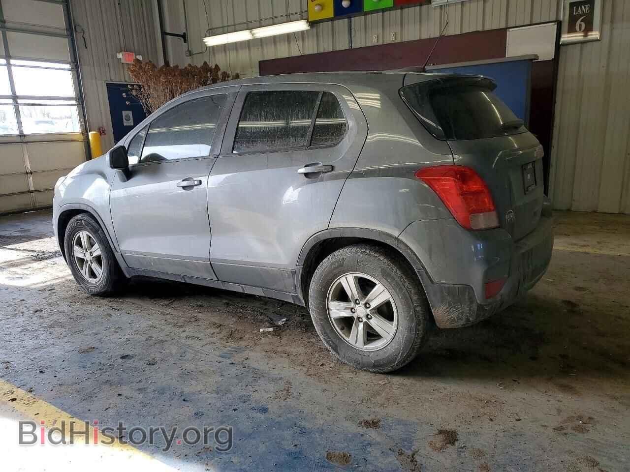 2020 CHEVROLET TRAX - VIN: 3GNCJKSB2LL185980 - Фото 2