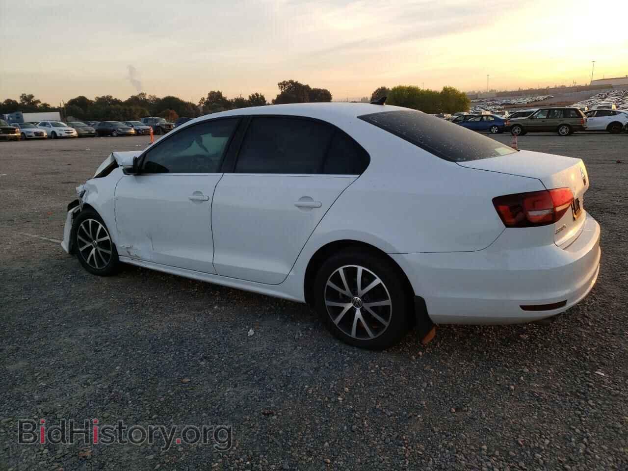 2017 VOLKSWAGEN JETTA - VIN: 3VWDB7AJ1HM321384 - Фото 2
