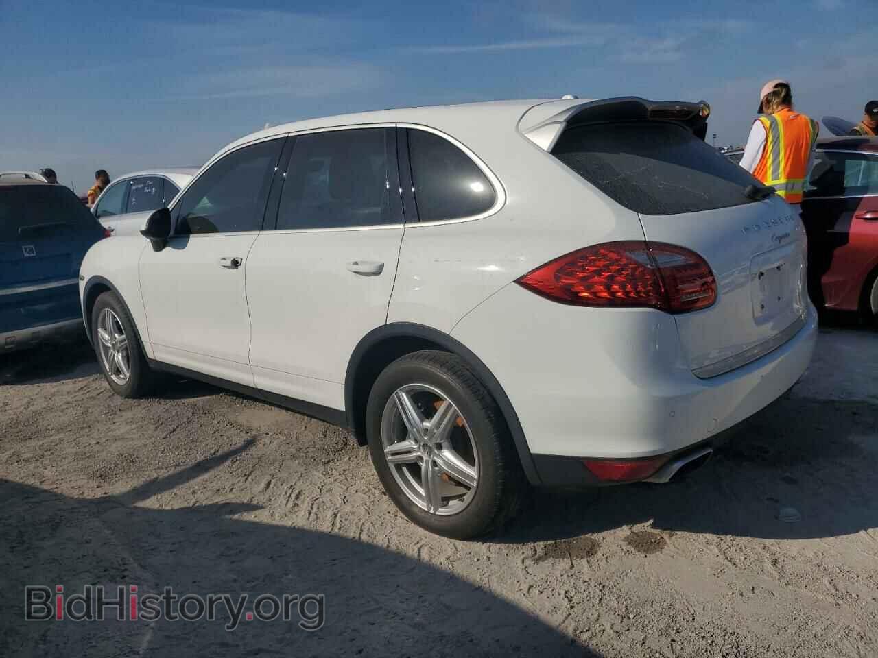 2014 PORSCHE CAYENNE - VIN: WP1AA2A24ELA97589 - Фото 2