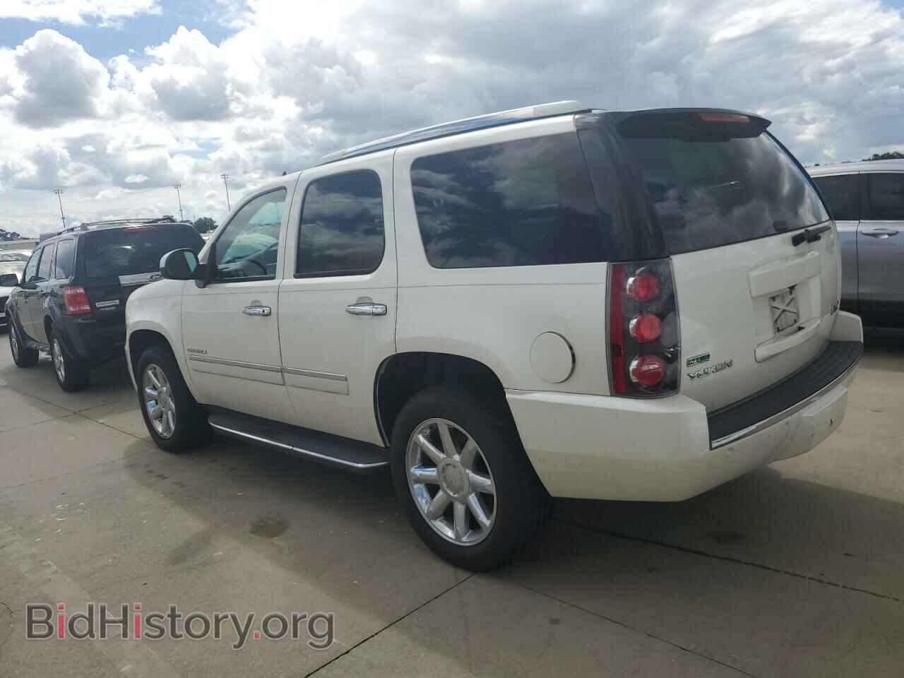 2011 GMC YUKON - VIN: 1GKS2EEF8BR367552 - Фото 2