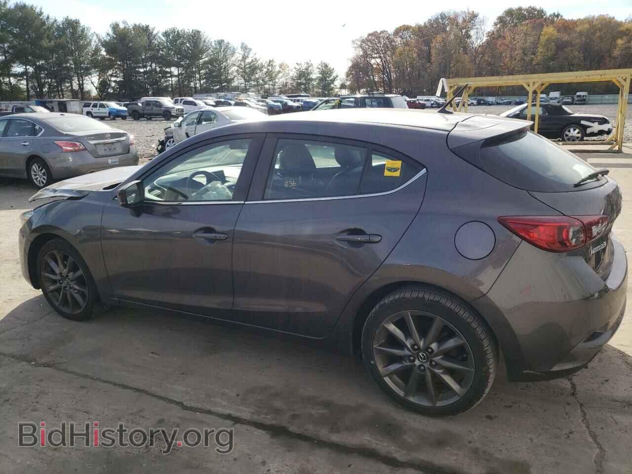 2018 MAZDA 3 - VIN: 3MZBN1L30JM261968 - Фото 2