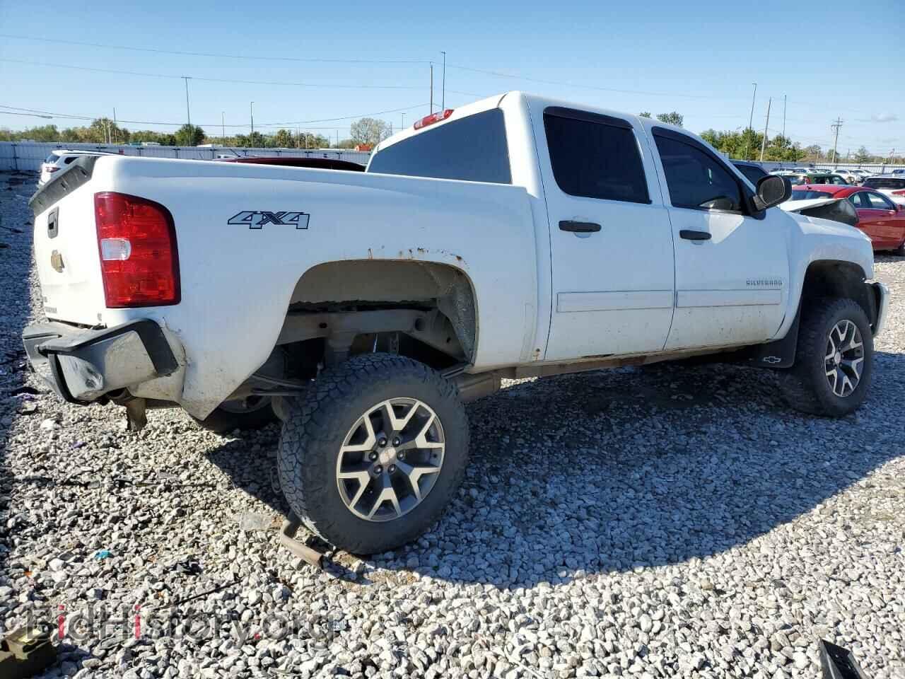 2011 CHEVROLET ALL Models - VIN: 3GCPKSE31BG287368 - Фото 3