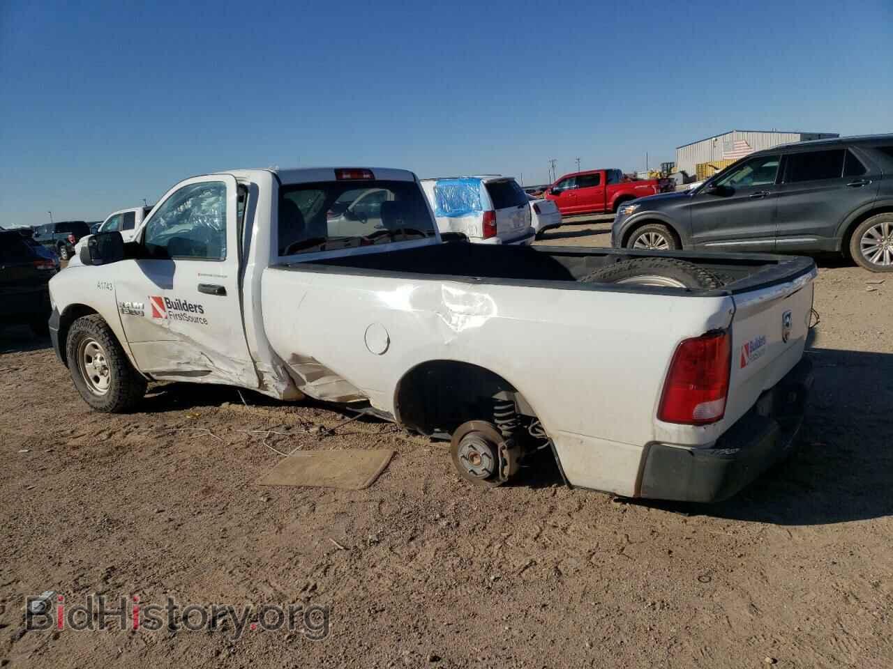 2017 RAM 1500 - VIN: 3C6JR6DG2HG704347 - Фото 2